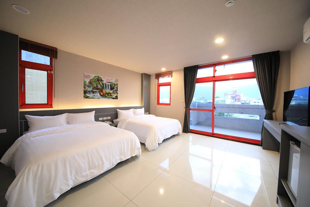 花蓮亮君經典民宿1館加2館民宿-東大門夜市-電梯包棟bright King Homestay Hualien Eksteriør billede