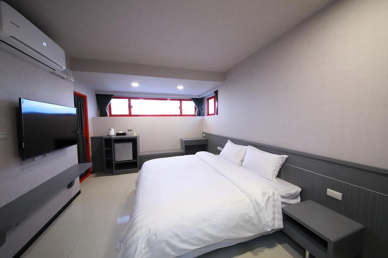花蓮亮君經典民宿1館加2館民宿-東大門夜市-電梯包棟bright King Homestay Hualien Eksteriør billede