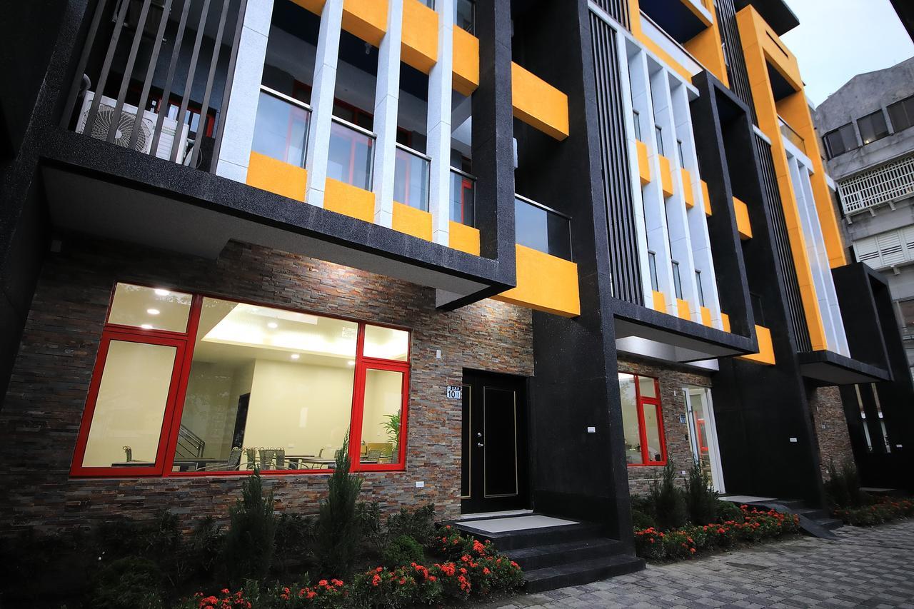 花蓮亮君經典民宿1館加2館民宿-東大門夜市-電梯包棟bright King Homestay Hualien Eksteriør billede