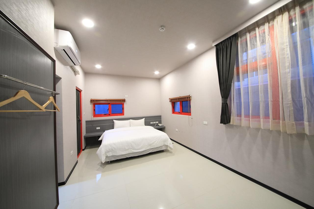花蓮亮君經典民宿1館加2館民宿-東大門夜市-電梯包棟bright King Homestay Hualien Eksteriør billede
