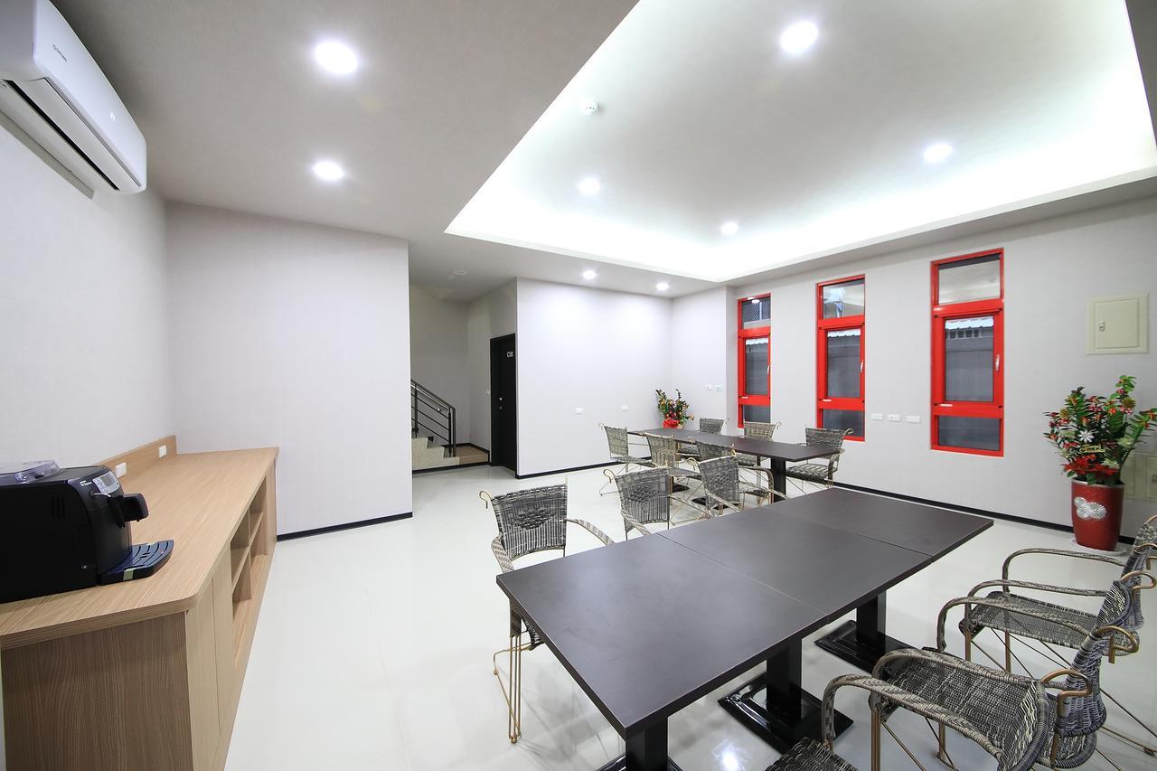 花蓮亮君經典民宿1館加2館民宿-東大門夜市-電梯包棟bright King Homestay Hualien Eksteriør billede