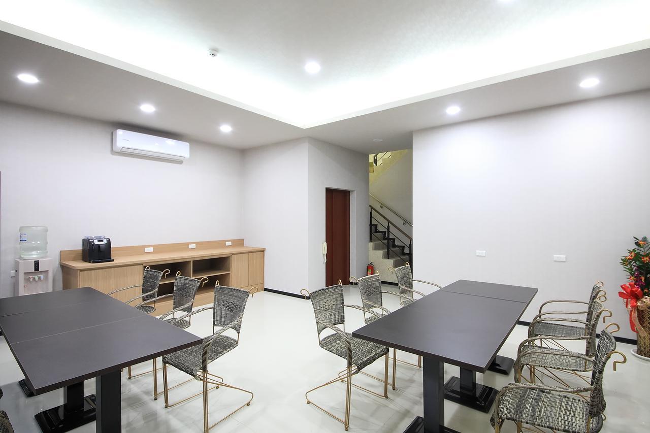 花蓮亮君經典民宿1館加2館民宿-東大門夜市-電梯包棟bright King Homestay Hualien Eksteriør billede