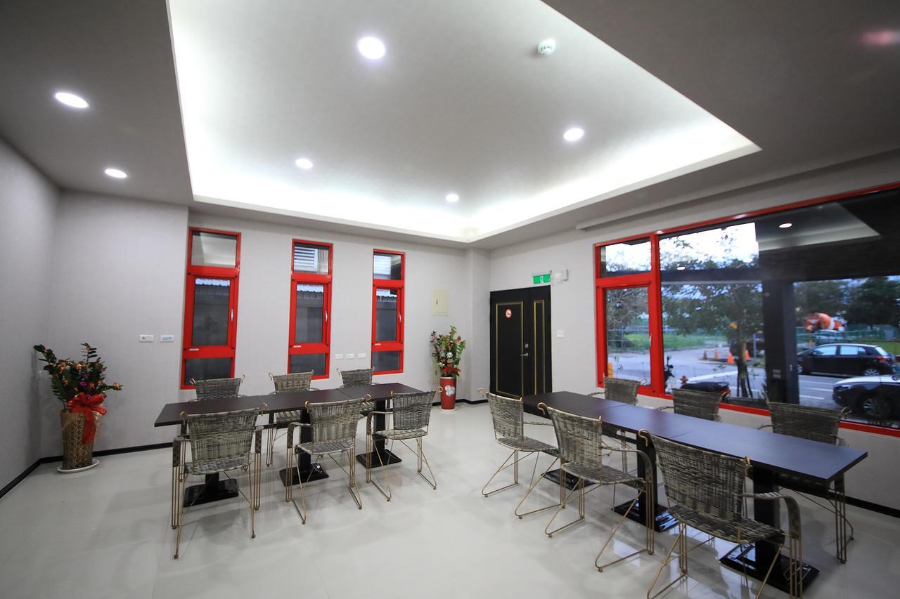 花蓮亮君經典民宿1館加2館民宿-東大門夜市-電梯包棟bright King Homestay Hualien Eksteriør billede