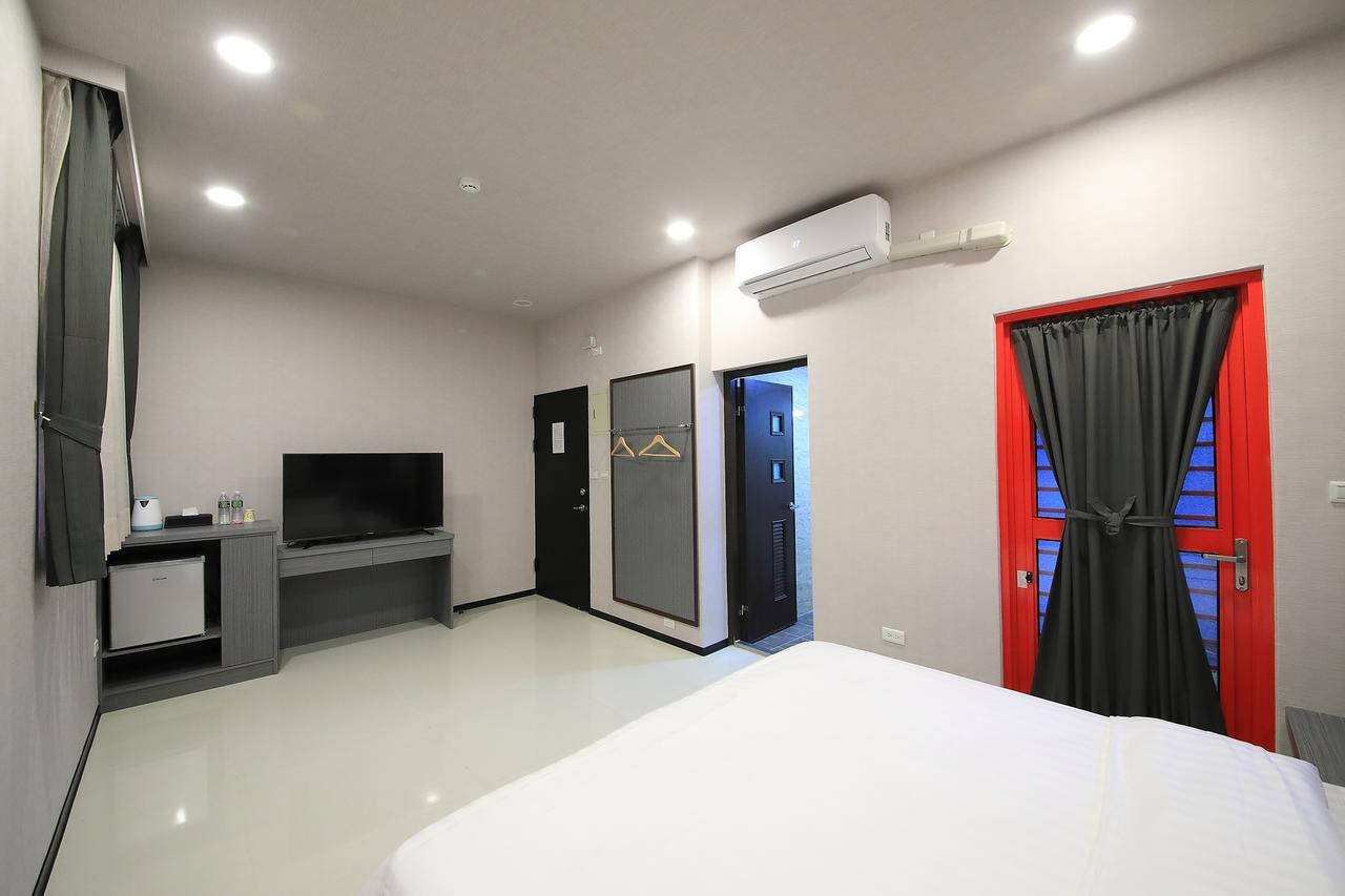 花蓮亮君經典民宿1館加2館民宿-東大門夜市-電梯包棟bright King Homestay Hualien Eksteriør billede