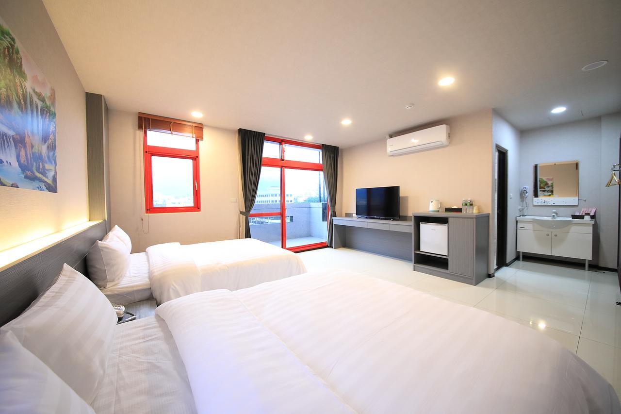 花蓮亮君經典民宿1館加2館民宿-東大門夜市-電梯包棟bright King Homestay Hualien Eksteriør billede