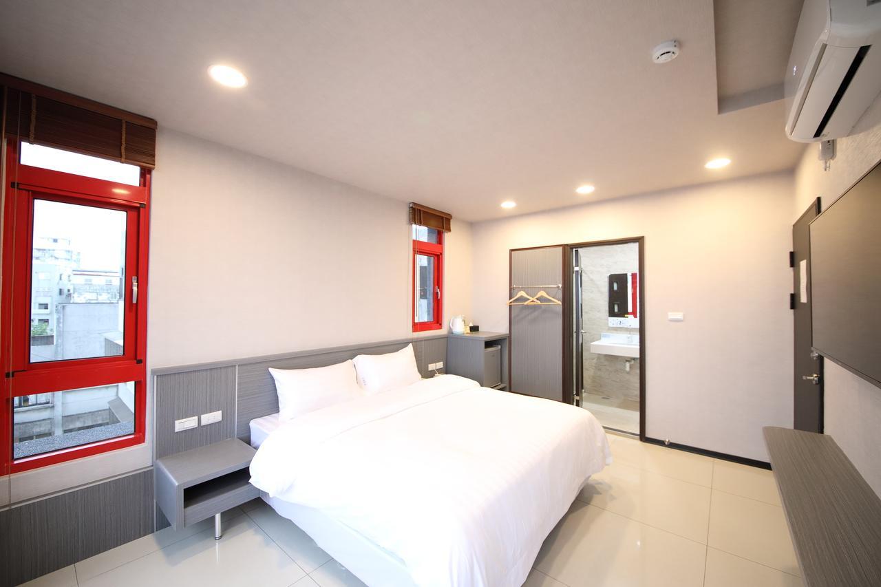 花蓮亮君經典民宿1館加2館民宿-東大門夜市-電梯包棟bright King Homestay Hualien Eksteriør billede