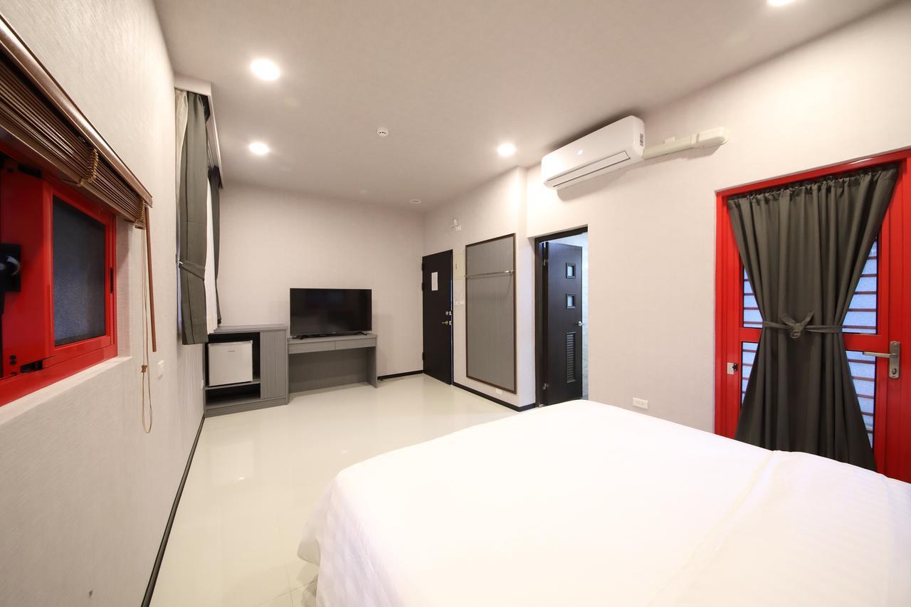 花蓮亮君經典民宿1館加2館民宿-東大門夜市-電梯包棟bright King Homestay Hualien Eksteriør billede