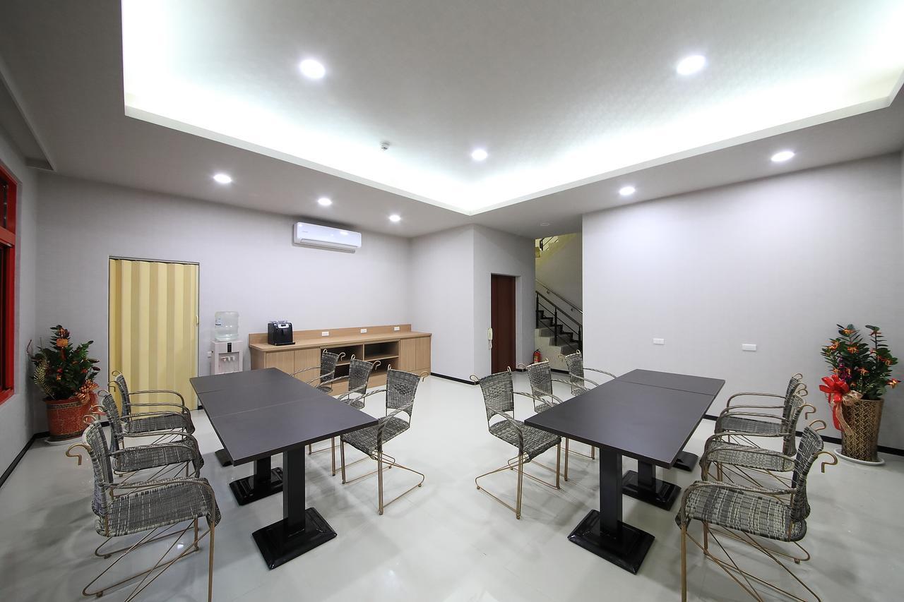 花蓮亮君經典民宿1館加2館民宿-東大門夜市-電梯包棟bright King Homestay Hualien Eksteriør billede