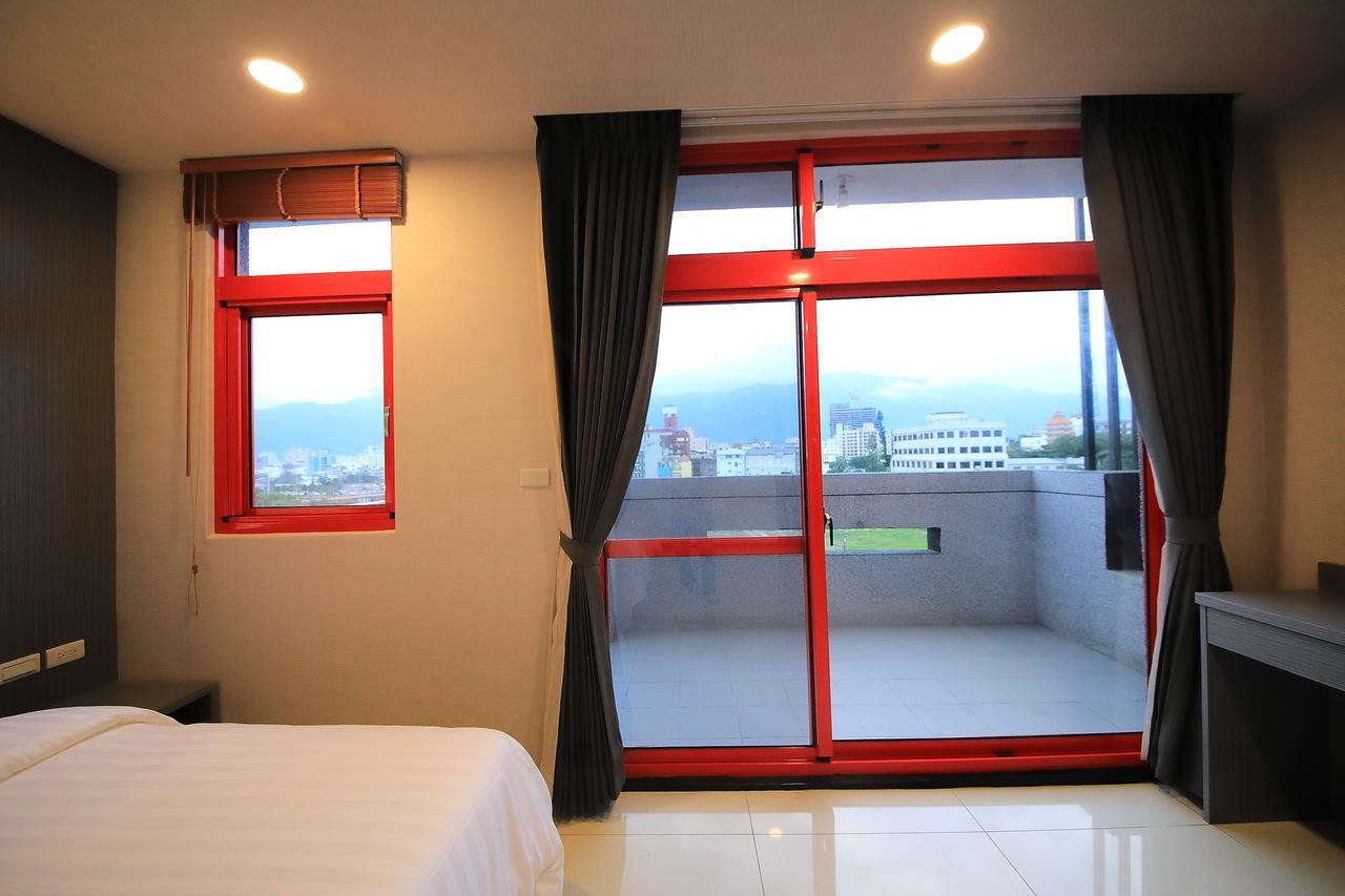 花蓮亮君經典民宿1館加2館民宿-東大門夜市-電梯包棟bright King Homestay Hualien Eksteriør billede