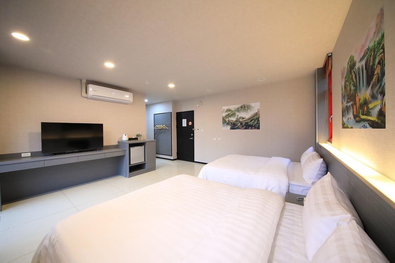 花蓮亮君經典民宿1館加2館民宿-東大門夜市-電梯包棟bright King Homestay Hualien Eksteriør billede